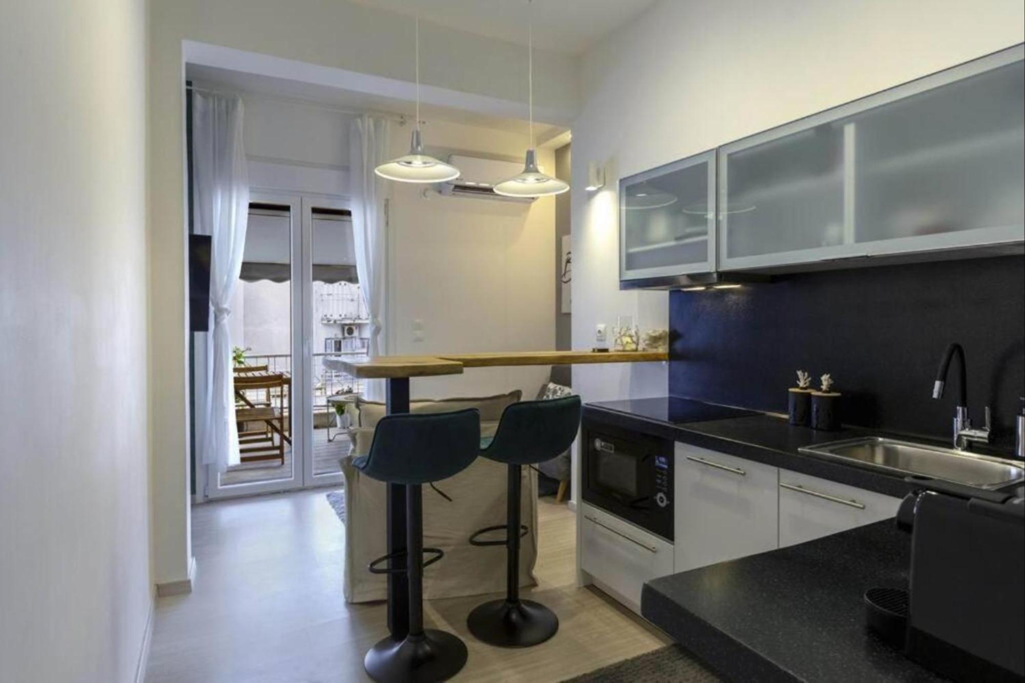 Phaedrus Living Modern Flat Gkyzi