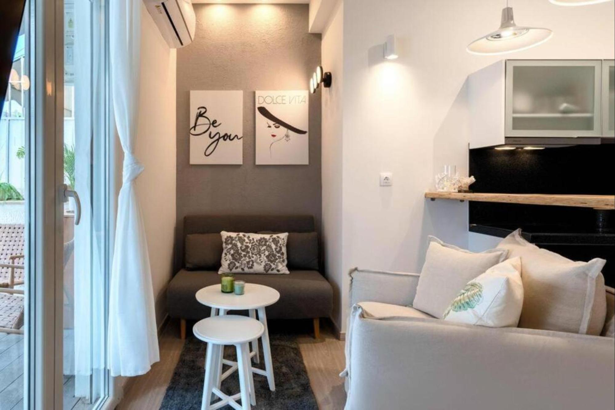 Phaedrus Living Modern Flat Gkyzi Apartment *